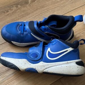 Nike Kids Sneakers in Blue and White